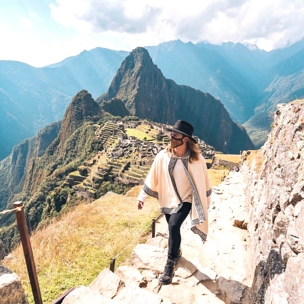 Wearing a mask in Machu Picchu. August 2021 - Photo by @solhaugen